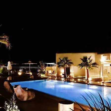 Queen Boutique Mykonos Town