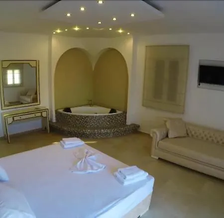 Queen Boutique Mykonos Town