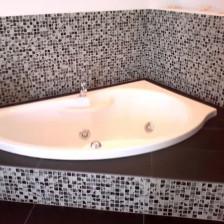 Queen Boutique 3* Mykonos Town