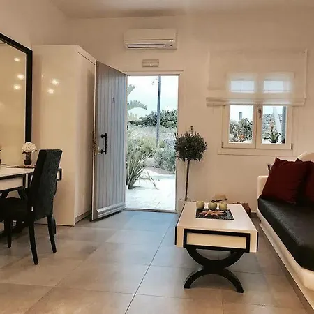 Queen Boutique Mykonos Town